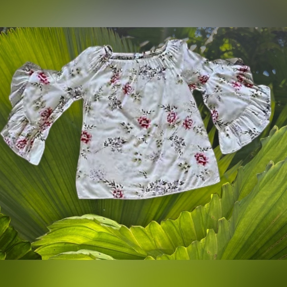 Fever Women's Top Size M Multicolored Floral Round Neck Ruffle slevees